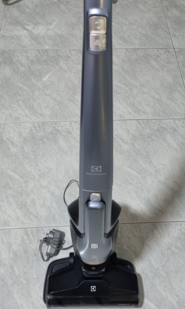 Electrolux Cordless Vacuum Cleaner, TV & Home Appliances, Vacuum