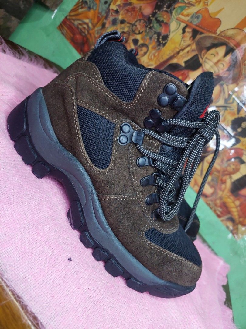 ems women's hiking boots