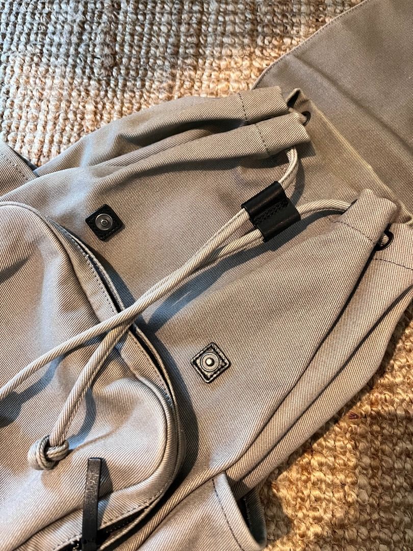 EVERLANE MODERN SNAP BACKPACK, Women's Fashion, Bags & Wallets