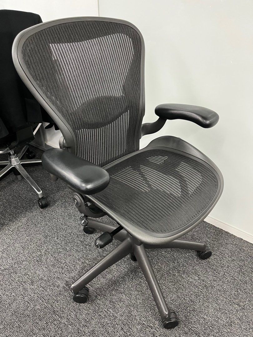 Herman Miller Aeron work chair, 傢俬＆家居, 傢俬, 椅子 Carousell
