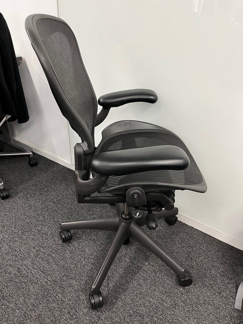 Herman Miller Aeron work chair, 傢俬＆家居, 傢俬, 椅子 Carousell
