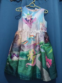 (Category: ) located in . Submitted by PrincessinthePrairiePreloved (Listing ID 1197511630, Image 1). Description: .