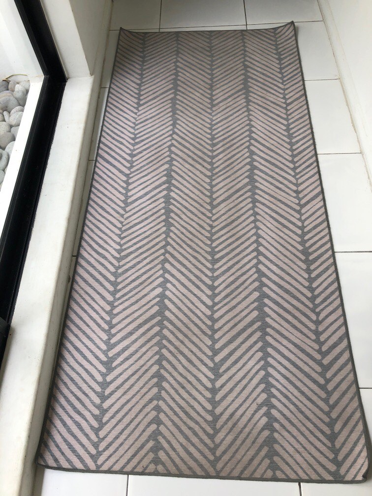 IKEA green and white mat, Furniture & Home Living, Home Decor, Carpets