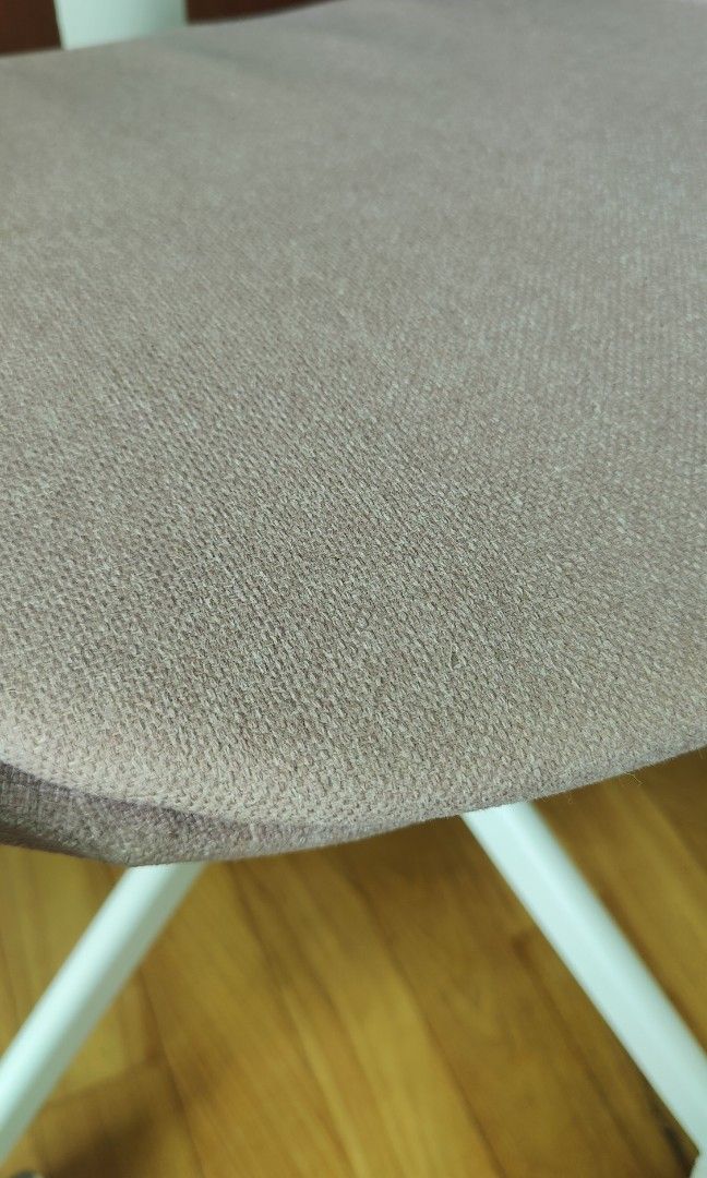 IKEA HATTEFJÄLL pink swivel office chair, adjustable height and