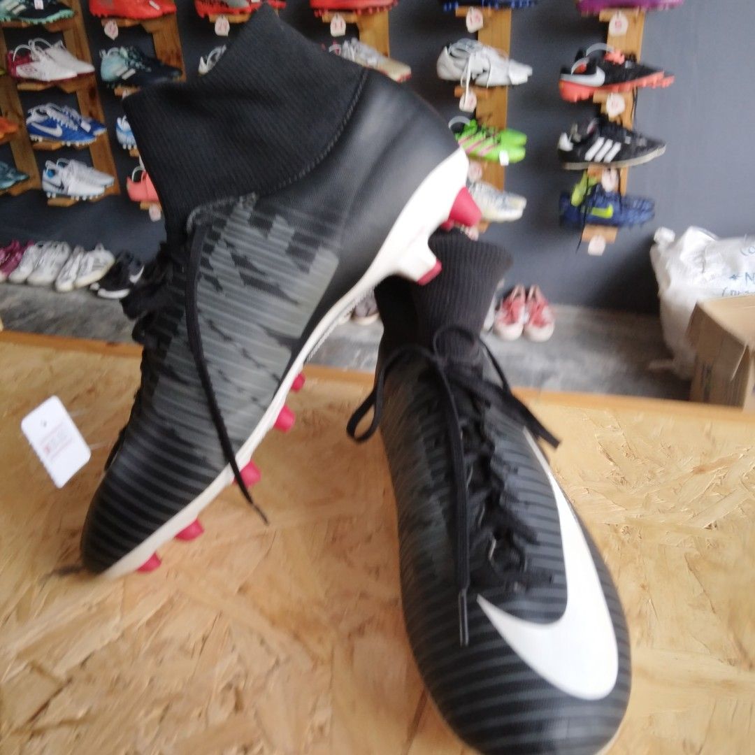 KASUT BOLA NIKE MERCURIAL Sports Equipment Other Sports