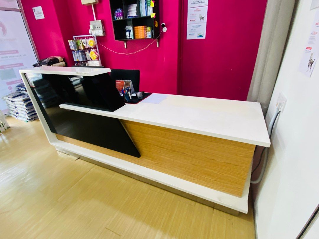 Kaunter kedai (solid), Furniture & Home Living, Furniture, Tables