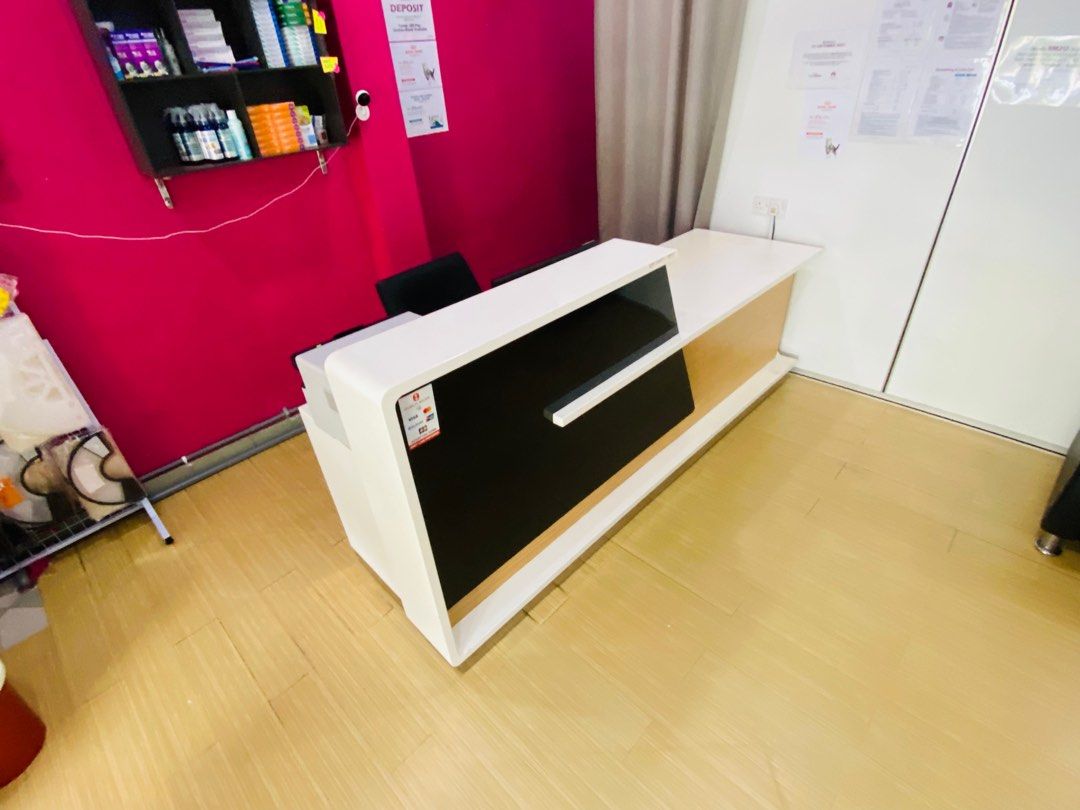 Kaunter kedai (solid), Furniture & Home Living, Furniture, Tables