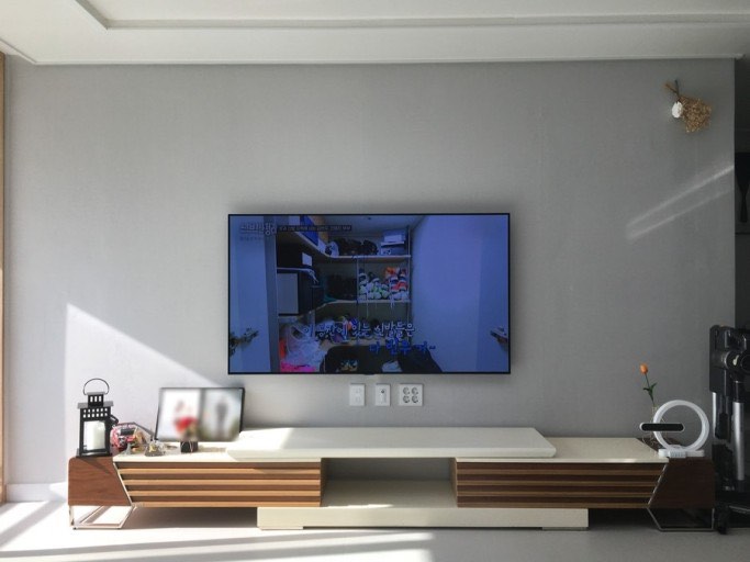 Wall mount LG OLED TV 65inch 2022!!, 家庭電器, 電視 & 其他娛樂, 電視 Carousell