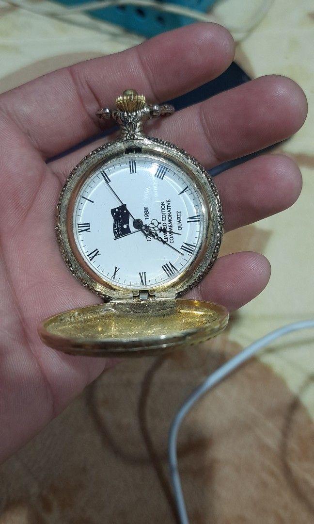 Limited edition commemorative quartz pocket watch shop