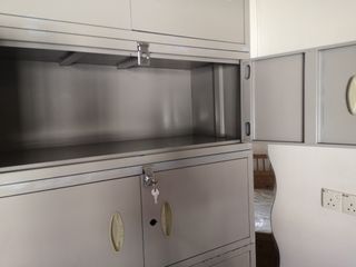 Locker Besi