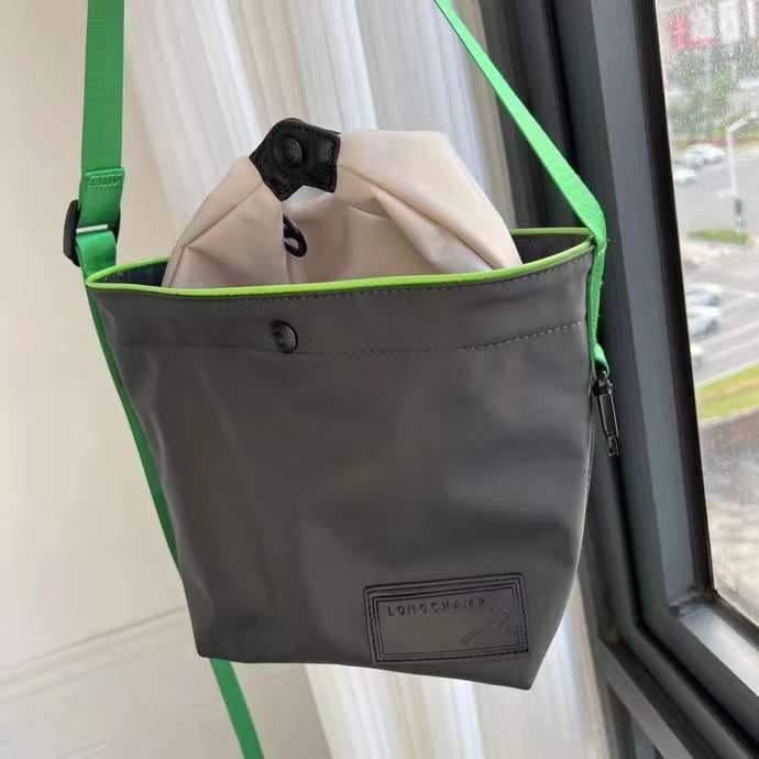 Longchamp bucket online bag nylon