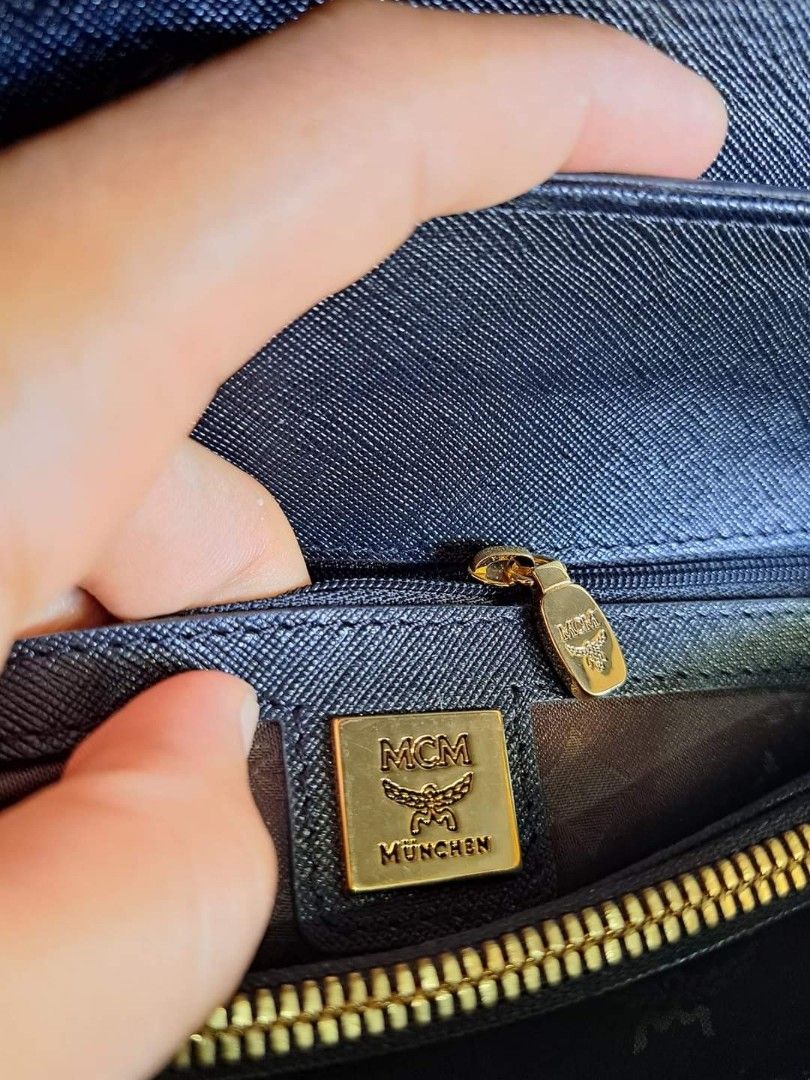 Leather handbag MCM Blue in Leather - 20226307