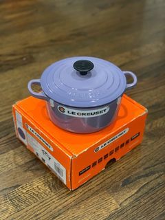 New Le Creuset Lilac Mist Round French Oven Rare