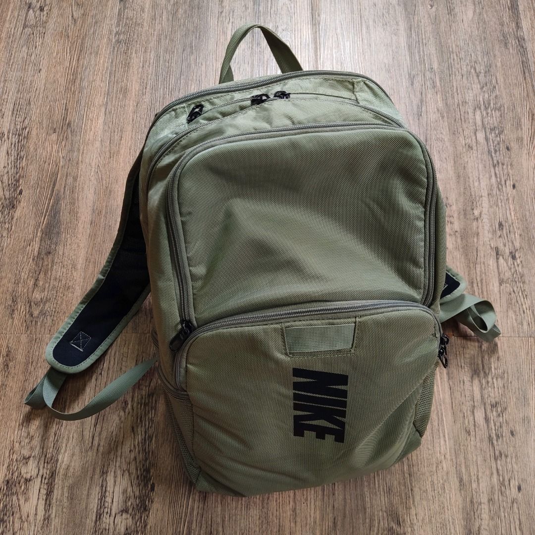 Nike Air Brasilia Varsity Training Backpack, Men's Fashion, Bags