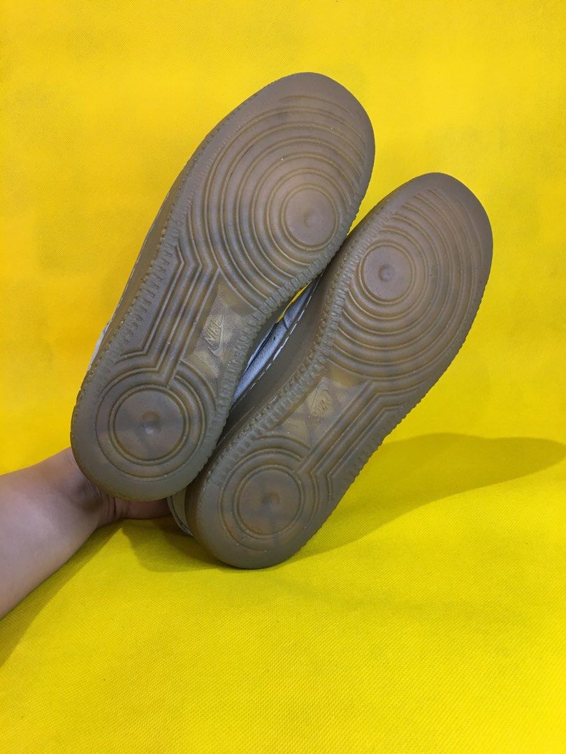nike-airf-force-1-fesyen-pria-sepatu-sneakers-di-carousell