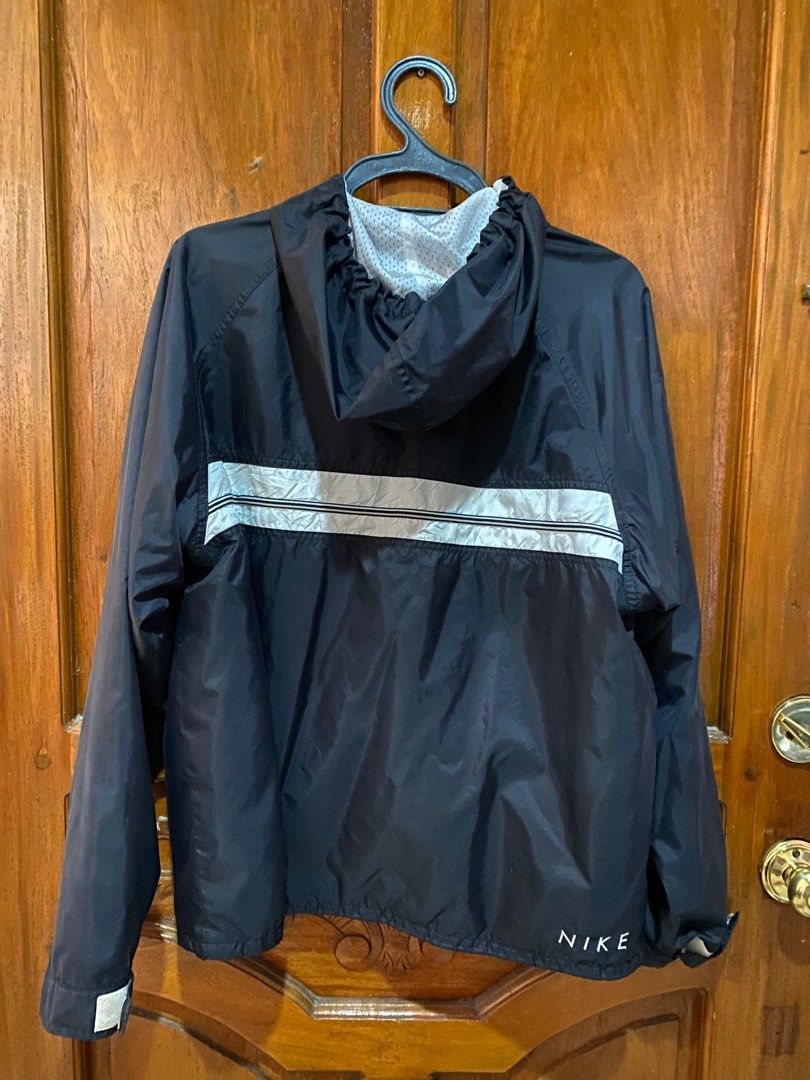 Nike Halfzip Windbreaker (Category: Coats, Jackets and Outerwear) located in Las Pinas. Submitted by 7mill_ (Listing ID 1197333455, Image 2). Description: Nike halfzip windbreaker -Condition 9/10 -Medium on tag, but fits L Issue: -Minor scratches back of right arm.