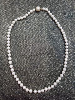 Pearl (real natural pearls) necklaces