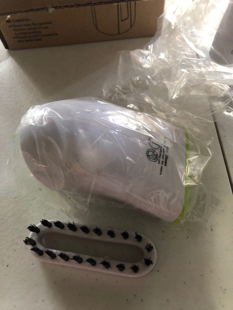 Portable garment steamer (Category: Ironing Boards) located in Mandaluyong City. Submitted by sedpsk (Listing ID 1197310076, Image 3). Description: .