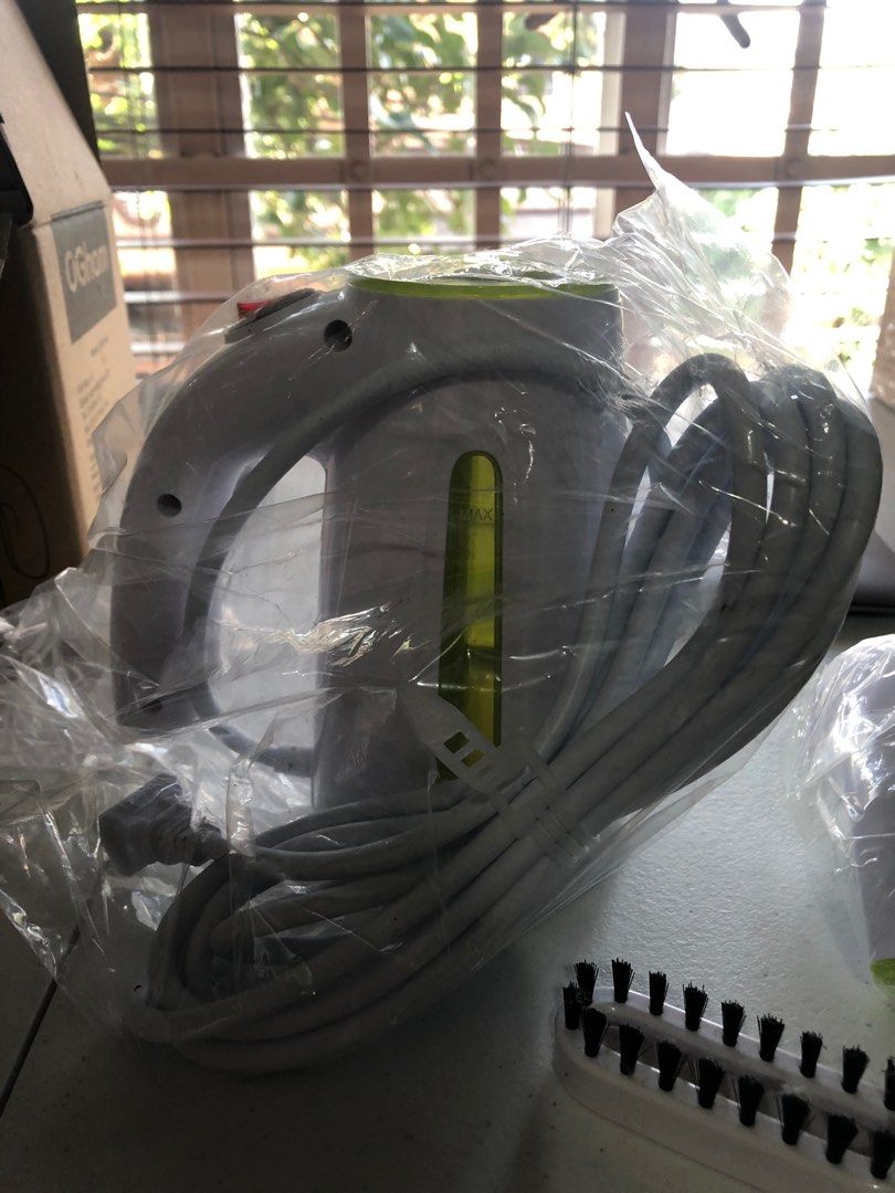 Portable garment steamer (Category: Ironing Boards) located in Mandaluyong City. Submitted by sedpsk (Listing ID 1197310076, Image 1). Description: .