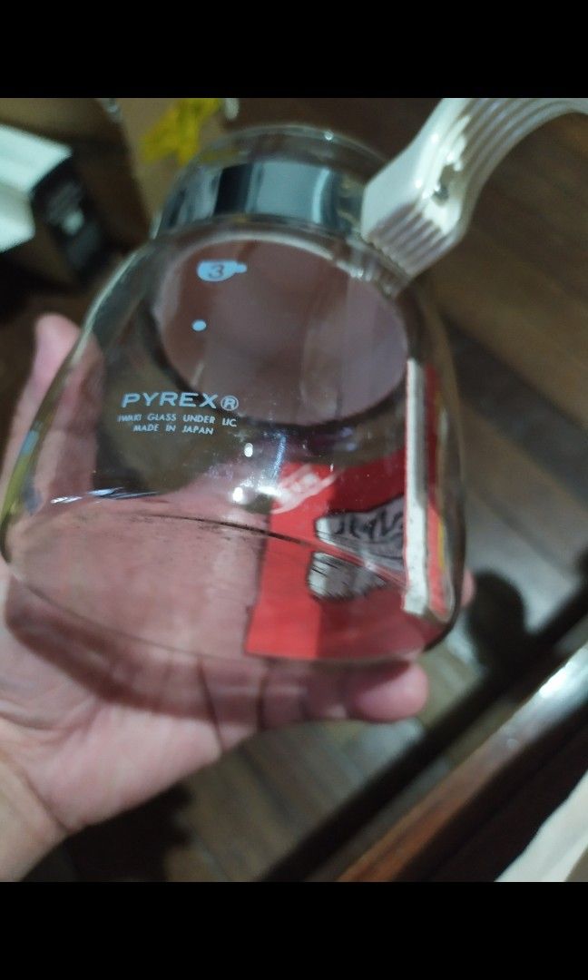 Pyrex coffee pitcher or tea (Category: Coffee & Tea Tableware) located in Quezon City. Submitted by toys_r_here (Listing ID 1197337934, Image 2). Description: coffee As is po Pa check nlng ng condition sa pics What you see is what you get PM ME FOR MORE QUESTIONS First to pay gets the item ship pwed din Qc area near quezon ave. Payment pwede bdo bpi gcash.