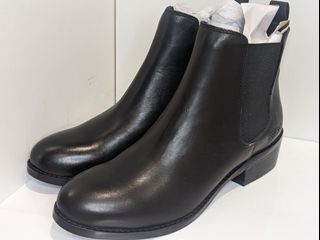 ROC Boots - Black - BRAND NEW