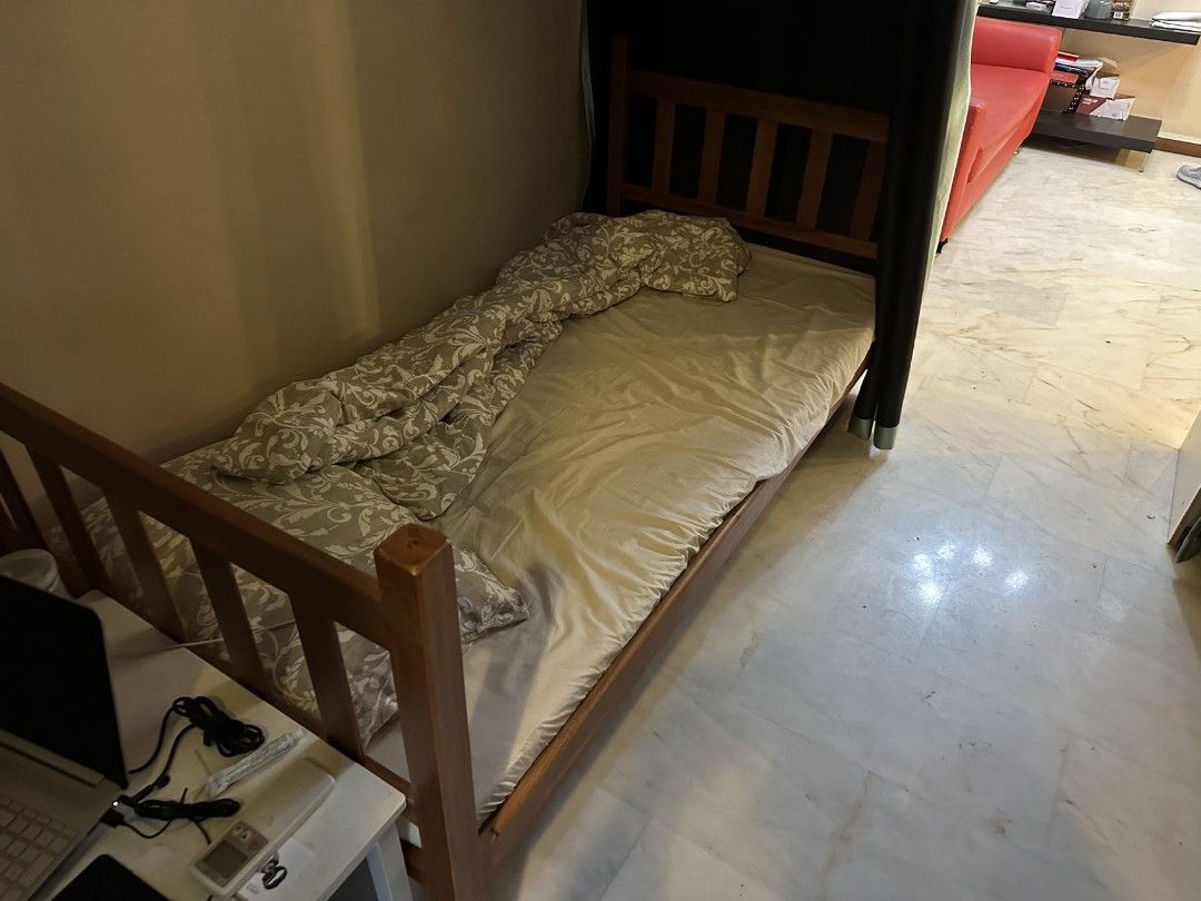 Single Size bed 2nd hand, Furniture & Home Living, Furniture, Bed