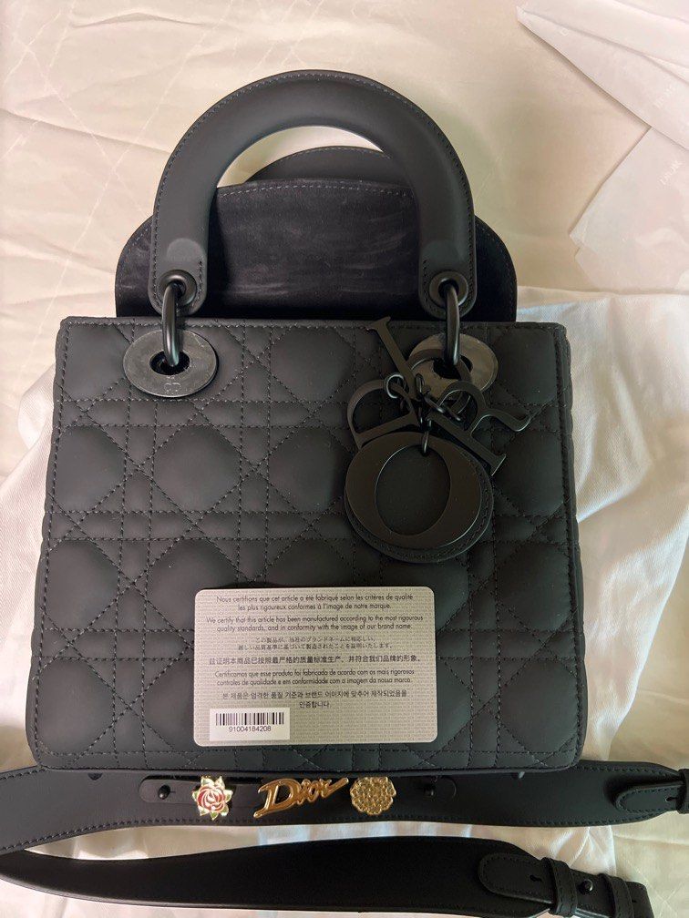 Lady dior pouch sales black ultramatte cannage calfskin