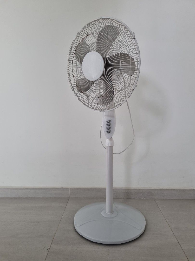 Standing Fan 70 new, Furniture & Home Living, Lighting & Fans, Fans on