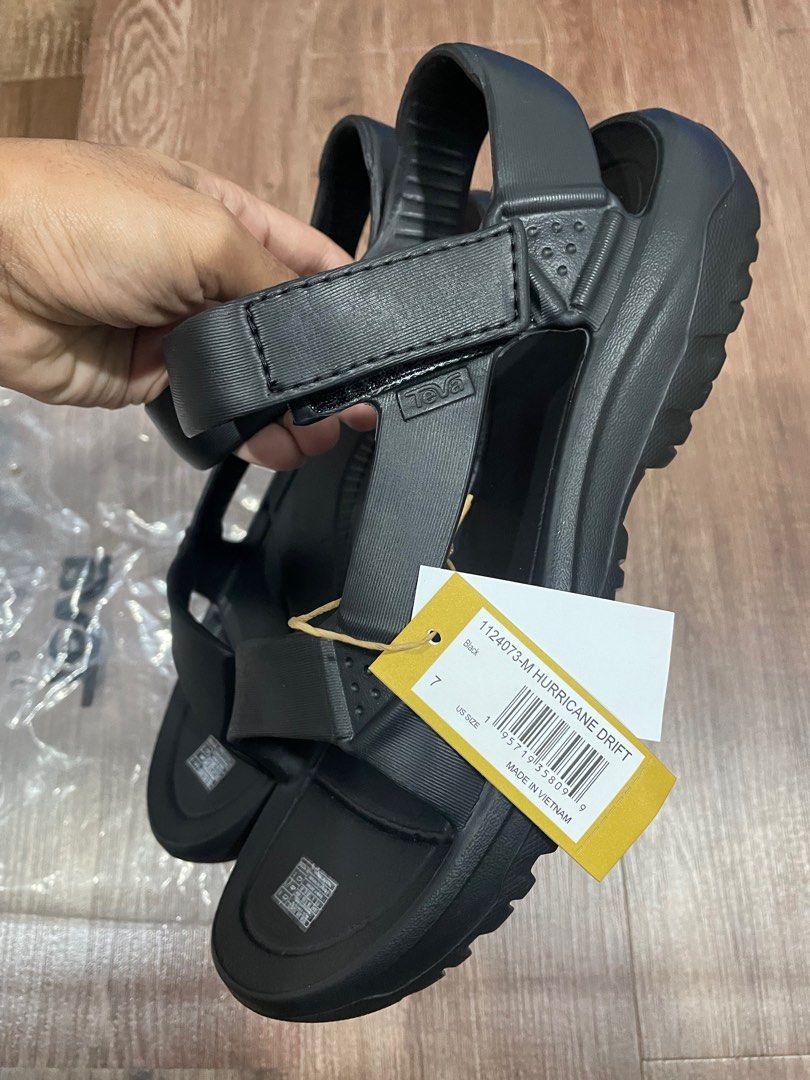 Teva hurricane on sale drift black