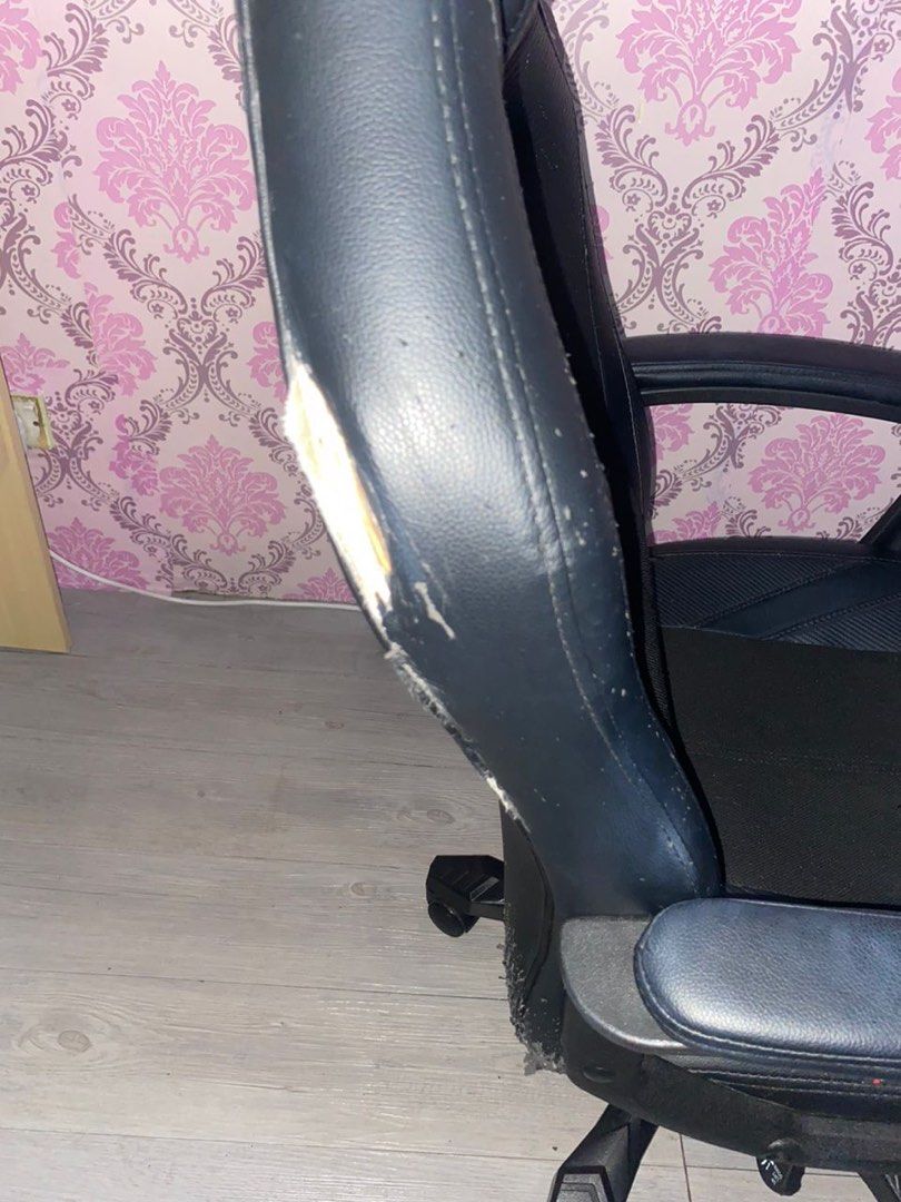 tt racing gaming chair, Furniture & Home Living, Furniture, Chairs on