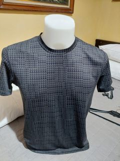 Uniqlo Dri fit shirt