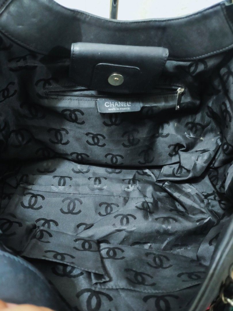Vintage Chanel Caviar Leather (Category: Luxury Bags & Wallets) located in La Trinidad. Submitted by xef06 (Listing ID 1197324660, Image 3). Description: excellent leather n leather supernice.