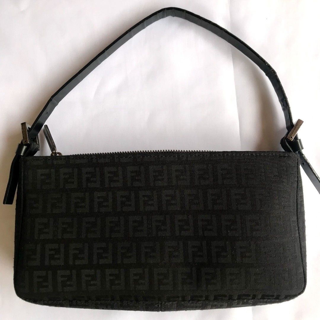 Original Fendi Vintage Pochette Baguette Bag in Black, Luxury, Bags &  Wallets on Carousell