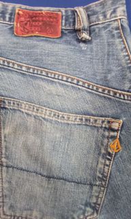 VOLCOM blue jeans