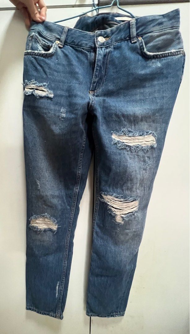 ZARA distressed jeans, Women's Fashion, Bottoms, Jeans & Leggings on