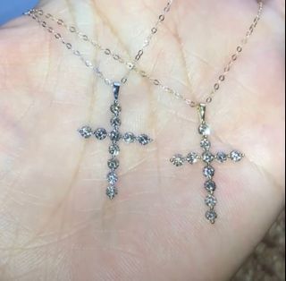 0.5 carats Diamond Cross Necklace