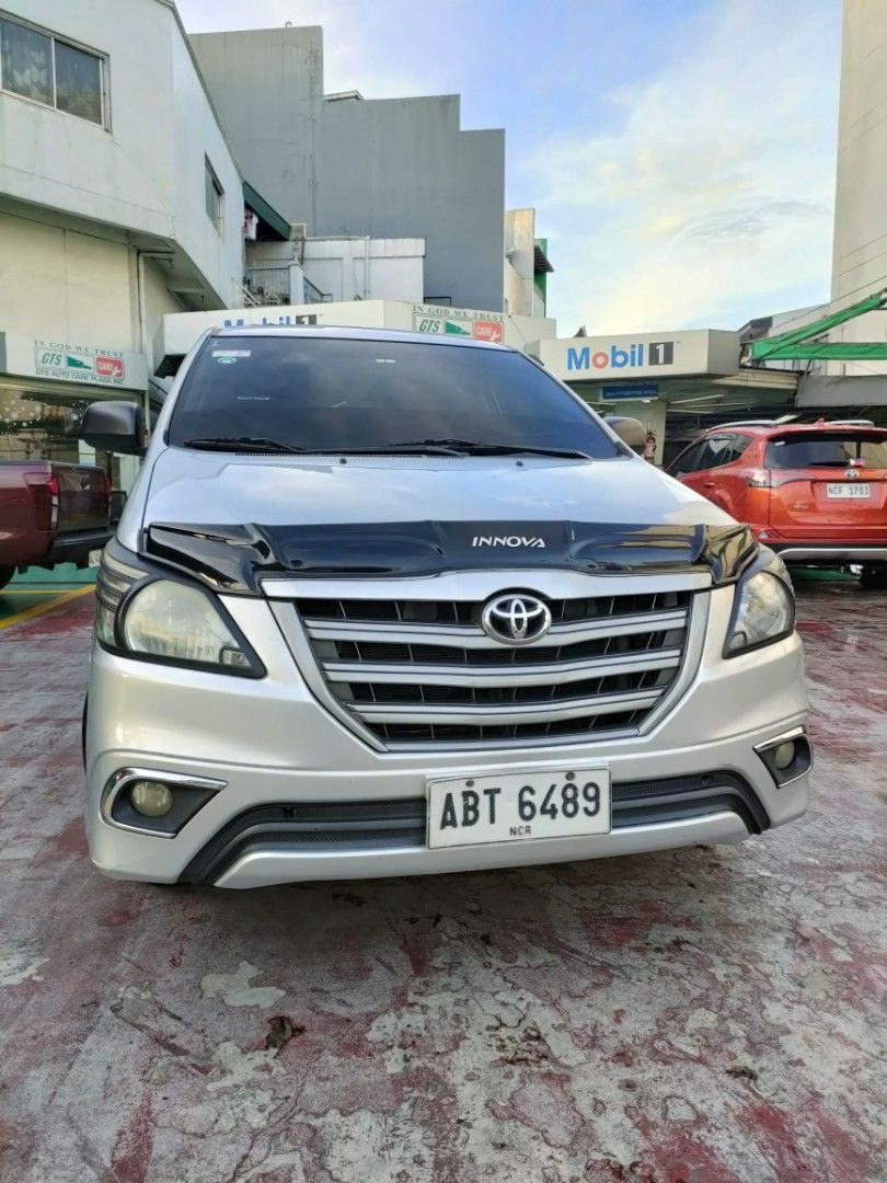 Alphard 2004 vs Innova 2012: Perbandingan Dua Generasi MPV yang Ikonik