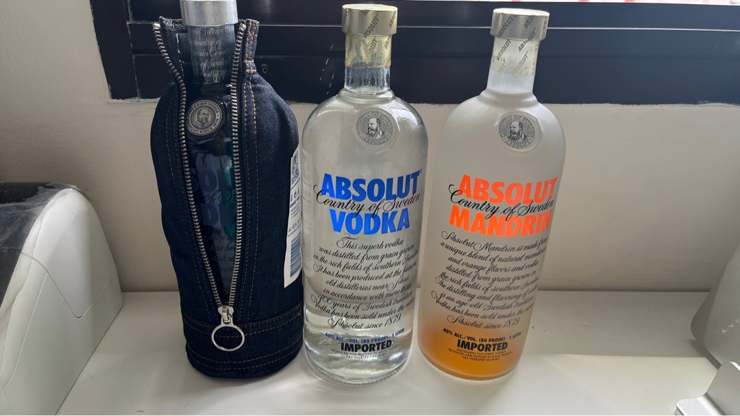 https://media.karousell.com/media/photos/products/2022/11/18/3x_absolut_vodka_1668745769_8194c922.jpg