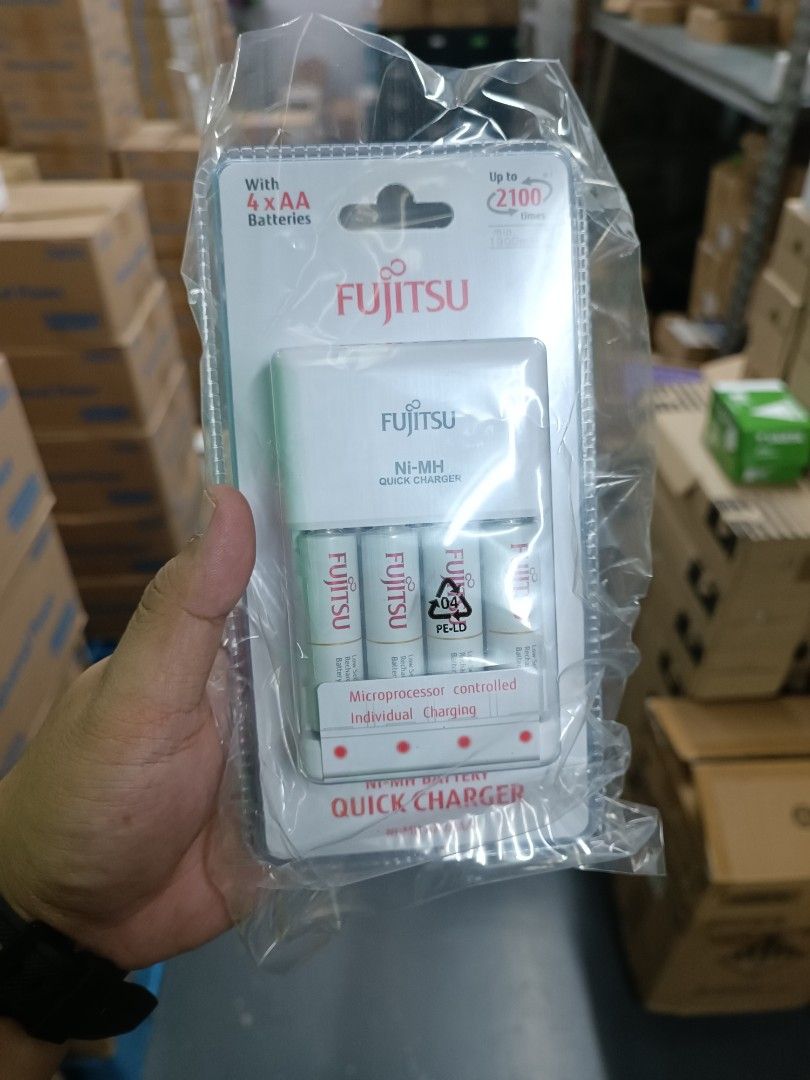 Aa charger quick charger with 4x AA Fujitsu (Category: Chargers) located in Quezon City. Submitted by makrov (Listing ID 1197542220, Image 1). Description: for sale brand new brand: Fujitsu specs: quick charger, 4 slots for AA & AAA,LED indicator. 2hrs charging for 1900mah inclusion: 4x AA with 1900mah 1.2v warranty: 3 mos for the charger pick up / pin📌 loc; baterya.ph r.lagmay san juan.