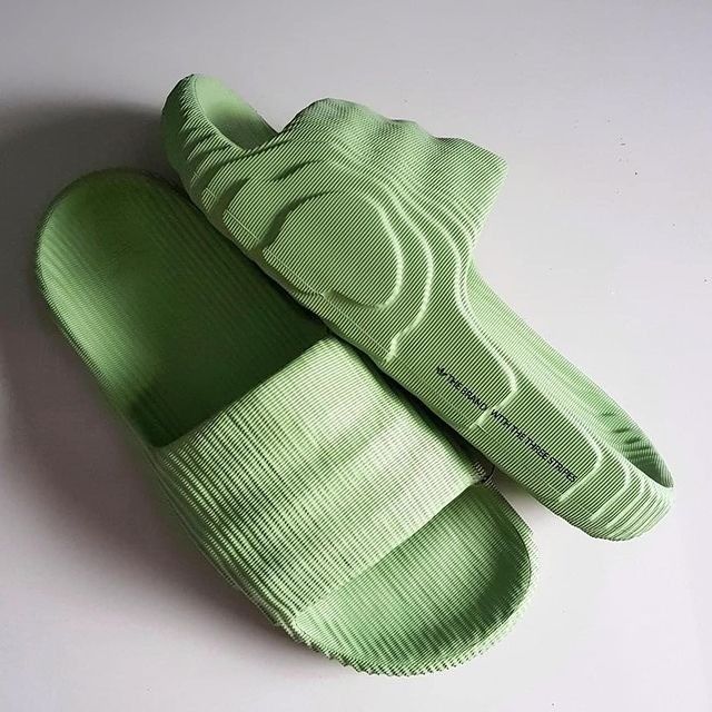 Adidas Adilette 22 Slides Magic Lime (BELOW SRP), Men's Fashion, Footwear,  Slippers u0026 Slides on Carousell
