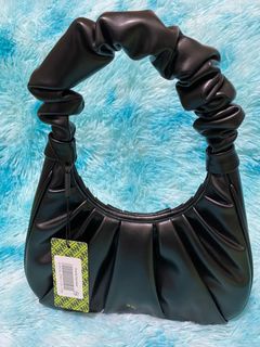 (Category: ) located in . Submitted by WhenasCloset (Listing ID 1197594839, Image 1). Description: .