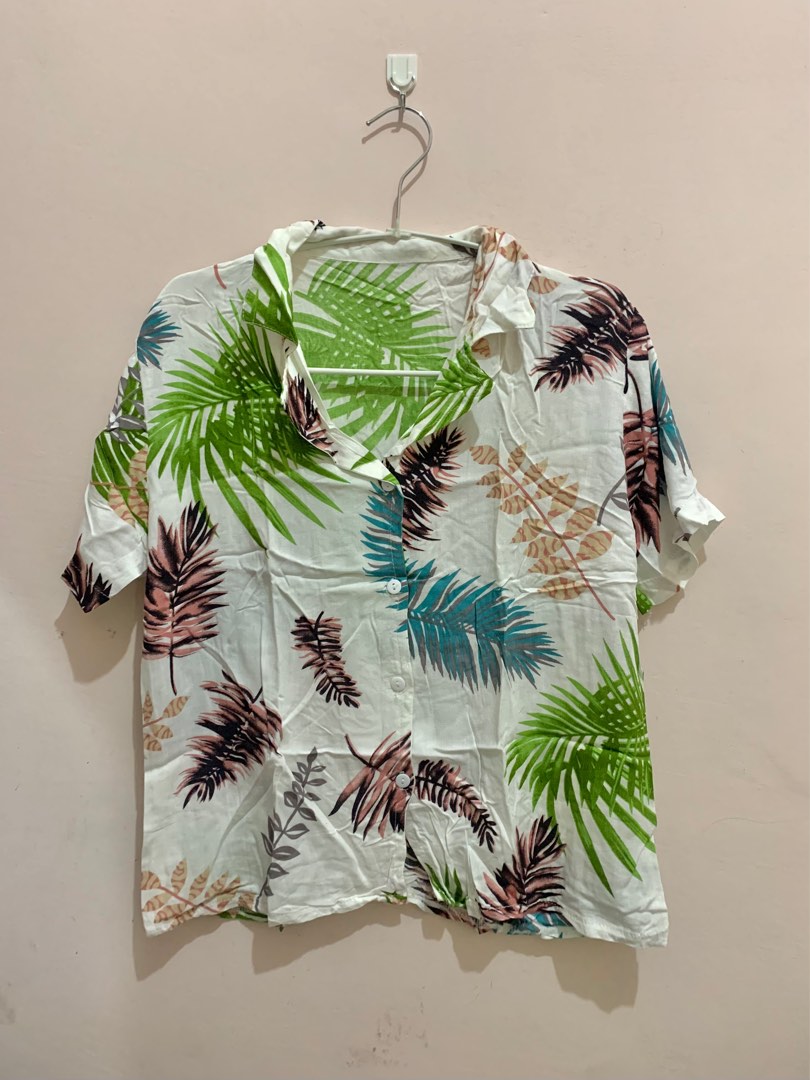 Baju pantai putih new, Fesyen Wanita, Pakaian Wanita, Atasan di Carousell