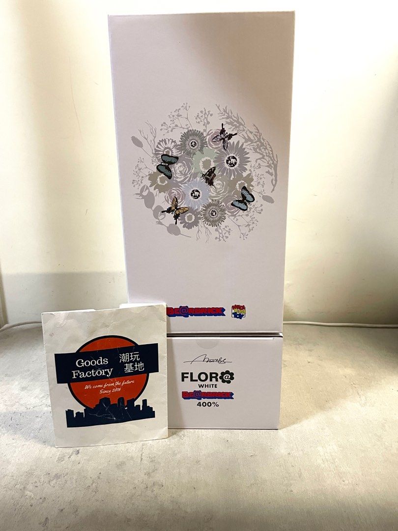 BEARBRICK FLOR@ #2 White 400% 1000% be@rbrick flora flor