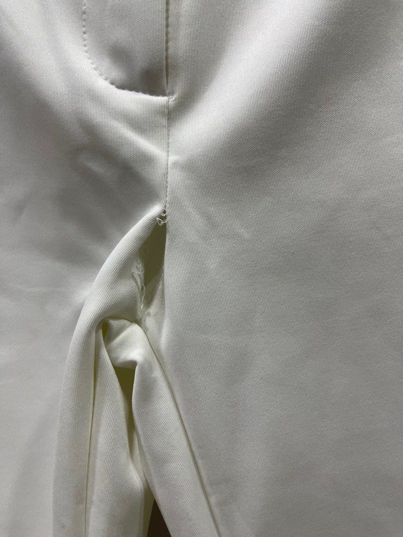 Bershka White Leggings (Category: Other Bottoms) located in Taguig. Submitted by lala_f (Listing ID 1197655219, Image 3). Description: *has a hole on the crotch area but easily fixable .