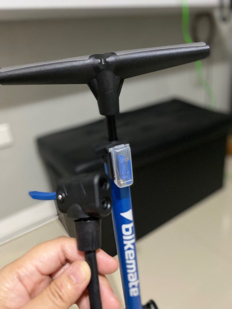 Bikemate track floor bike pump, Sports Equipment, Bicycles & Parts