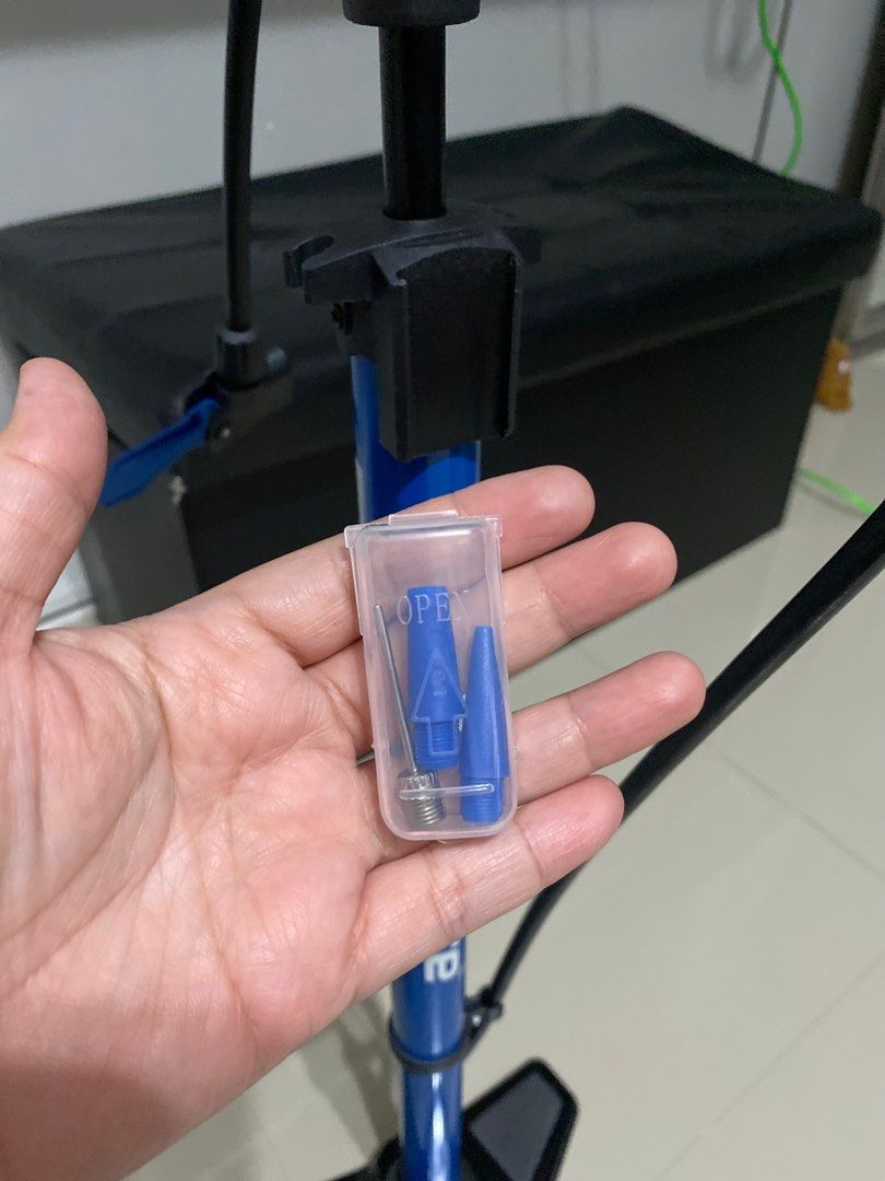 Bikemate track floor bike pump, Sports Equipment, Bicycles & Parts