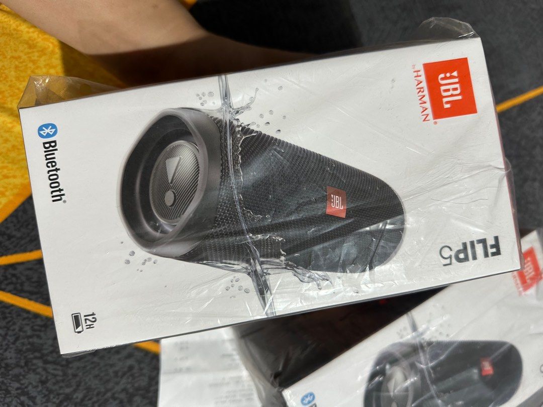 Brand new JBL FLIP 5 BLACK with receipt from robinsons appliances