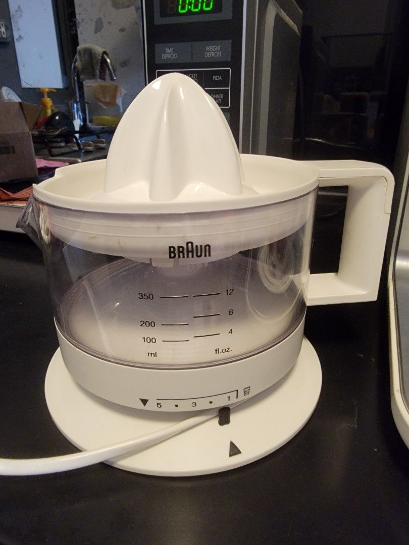 Braun juicer, TV & Home Appliances, Kitchen Appliances, Juicers