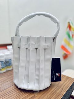 Bucket Bag Fila style (come w purse as well)
