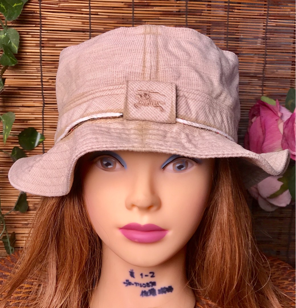 BURBERRYS Bucket Hat, Women's Fashion, Watches & Accessories, Hats